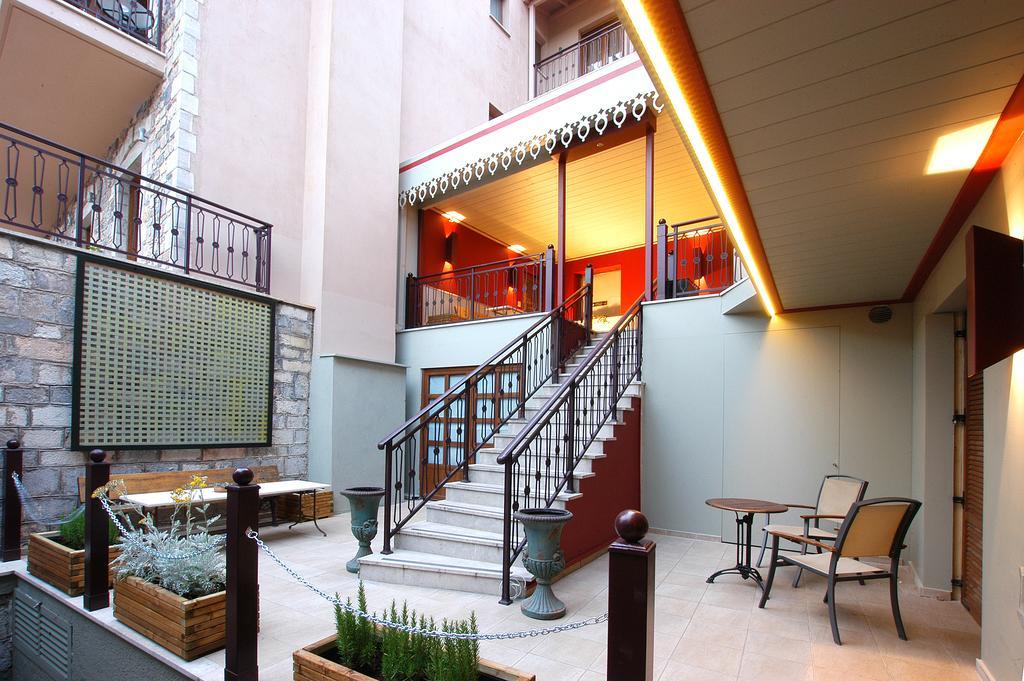 Kentrikon Hotel Лагадия Екстериор снимка