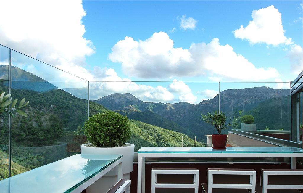 Kentrikon Hotel Лагадия Екстериор снимка
