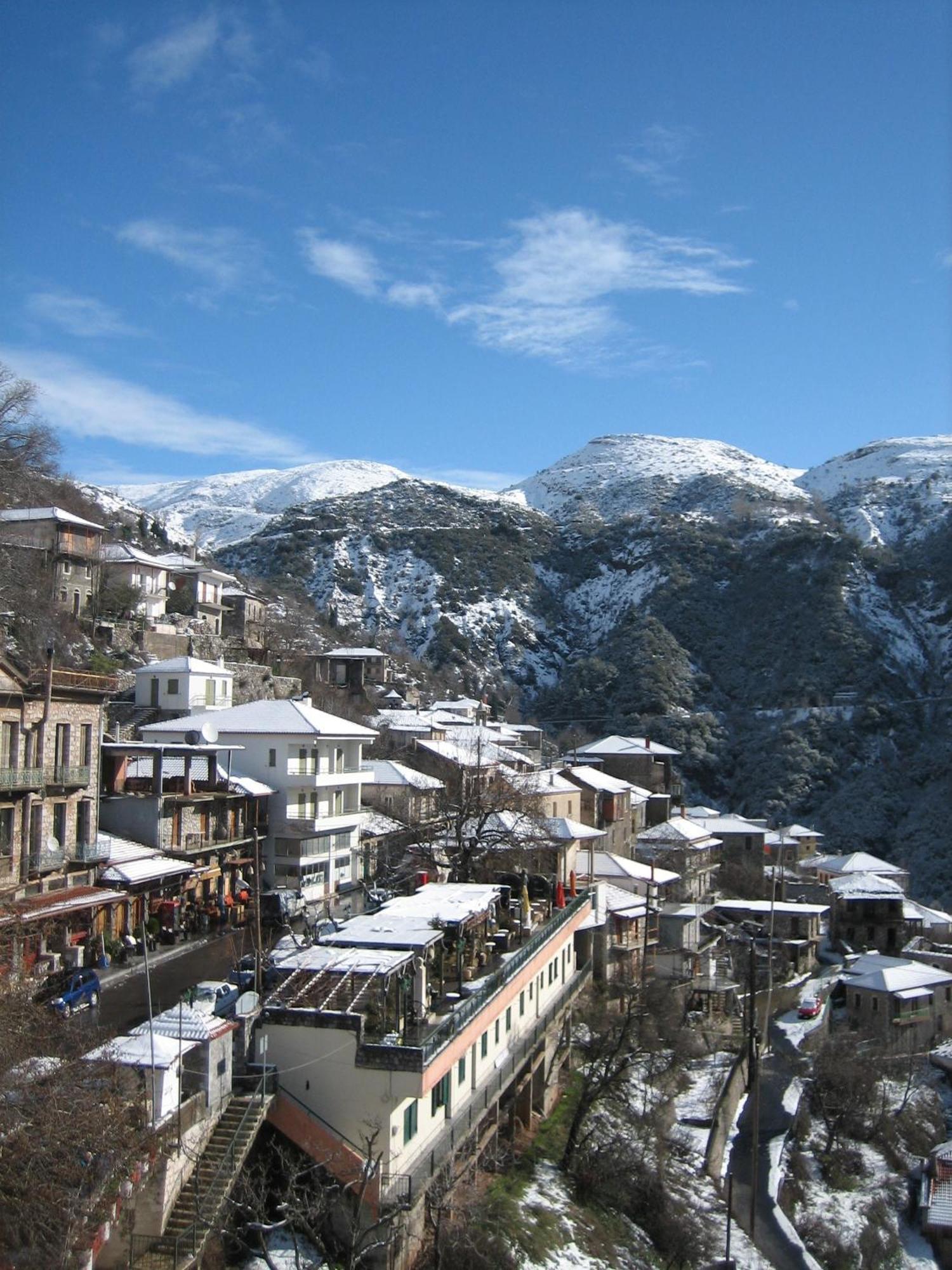Kentrikon Hotel Лагадия Екстериор снимка