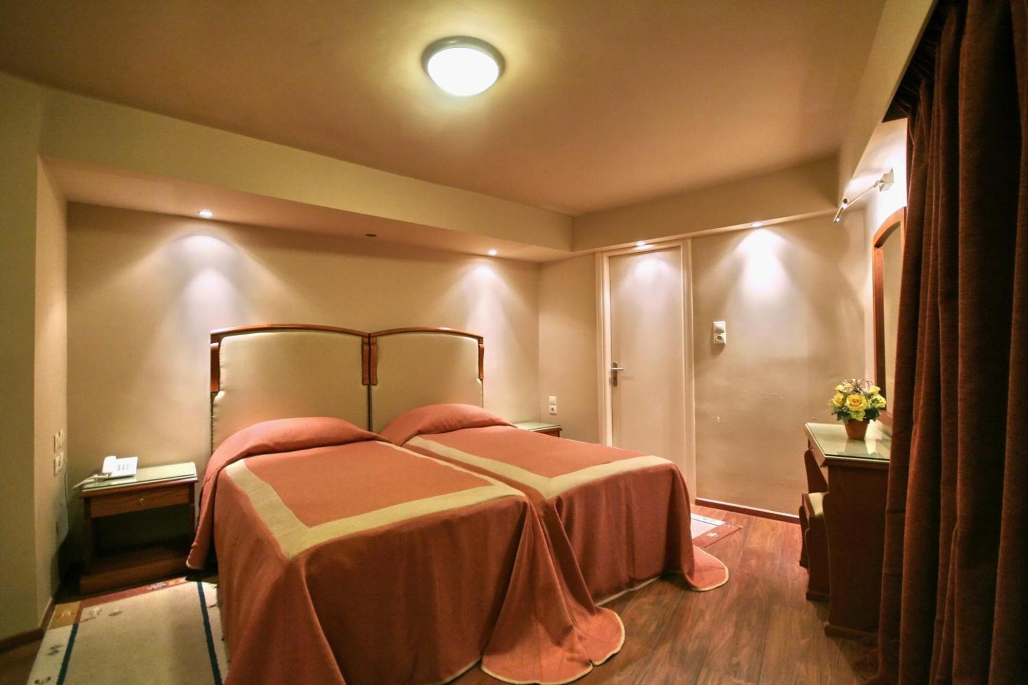 Kentrikon Hotel Лагадия Стая снимка