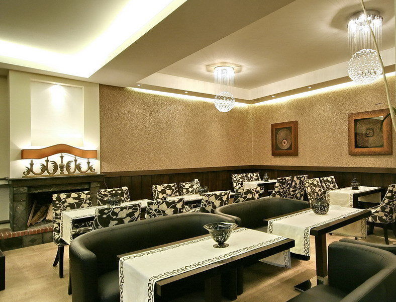Kentrikon Hotel Лагадия Екстериор снимка