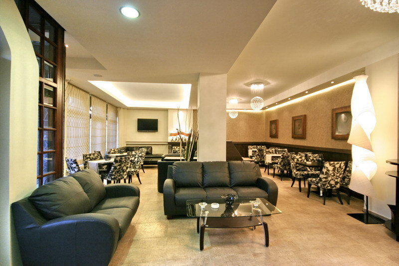 Kentrikon Hotel Лагадия Екстериор снимка