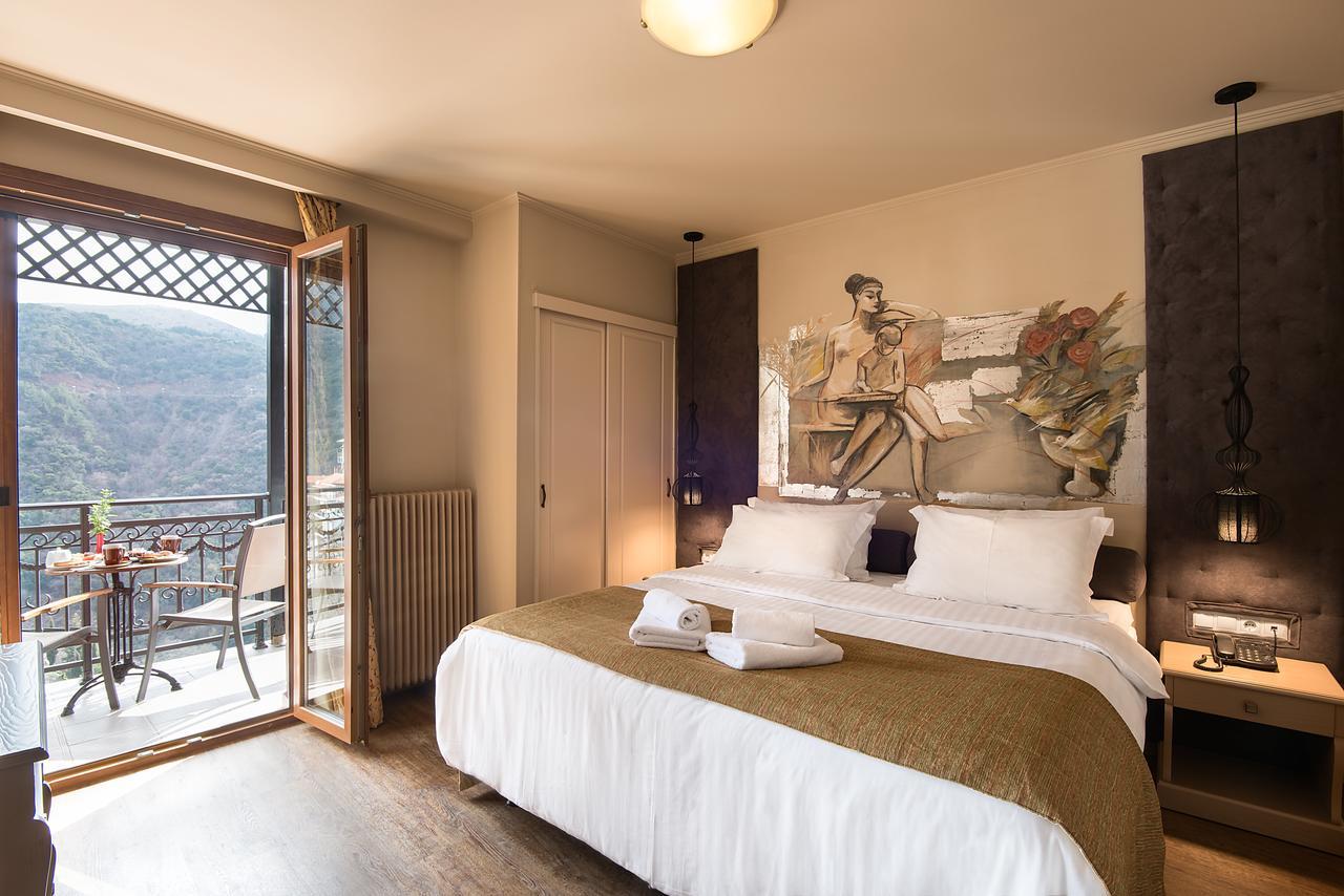 Kentrikon Hotel Лагадия Екстериор снимка