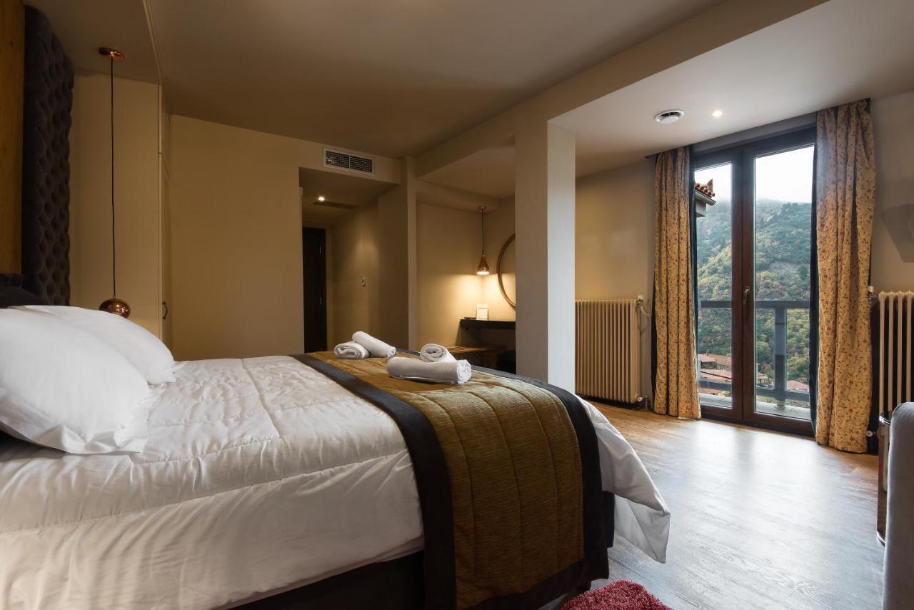 Kentrikon Hotel Лагадия Екстериор снимка